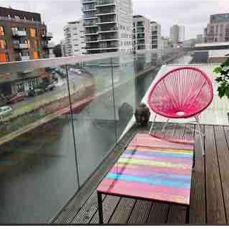Lovely 2Br Apartment W/ City View ลอนดอน ภายนอก รูปภาพ